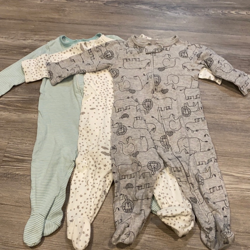 Carter’s footie pajamas, size 6-9 months